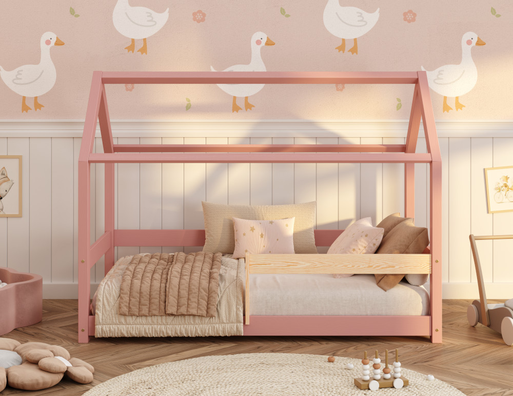 Holzbett Hausform mit Schutzgitter auf der rechten Seite aus massivem Kiefernholz in Rosa