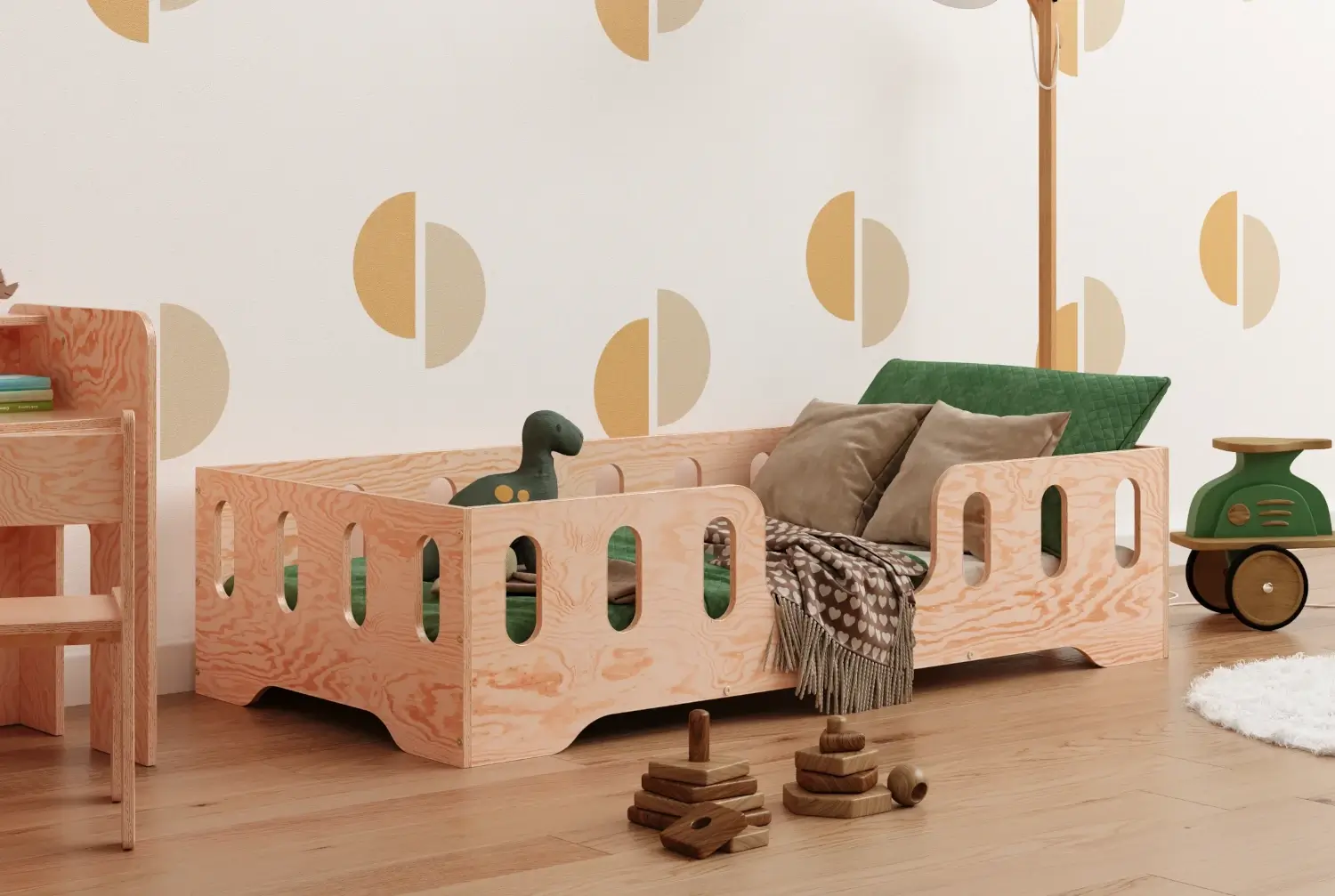Einzelbett für Kinder mit Rausfallschutz und Lattenrost TILA 2 Montessori Holz