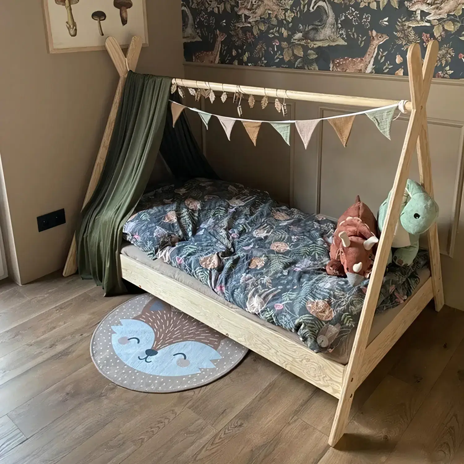 Hausbett für Kinder mit Rausfallschutz und Lattenrost TIPI Montessori Holz